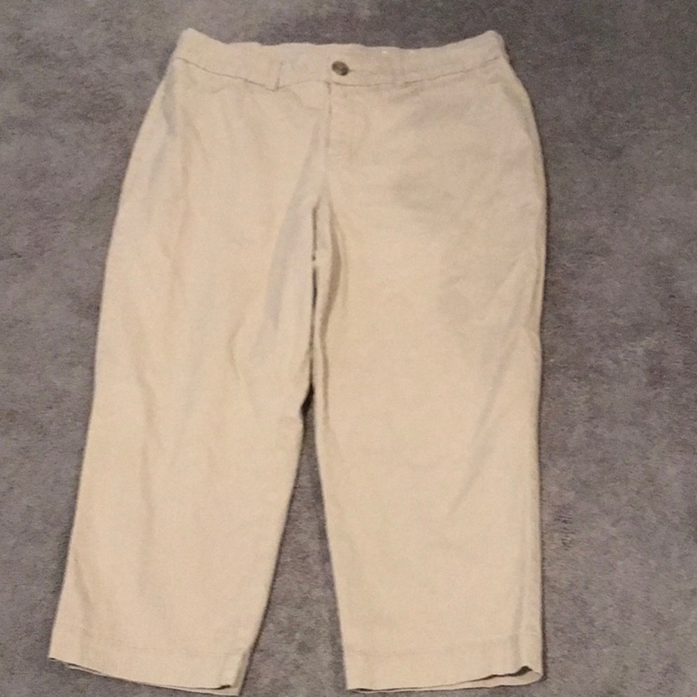 Tan capris